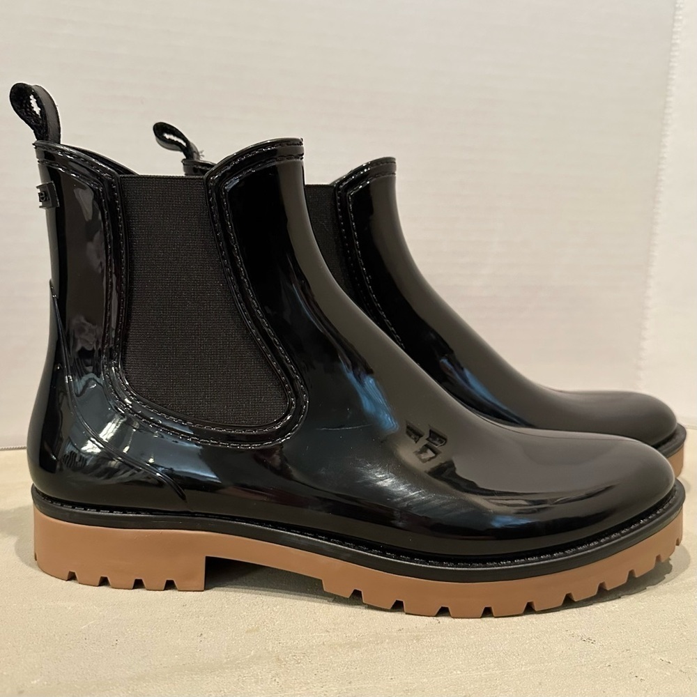 Vince Risa Gum Chelsea Boot Rainboot Glossy Black Slip On Women’s 10